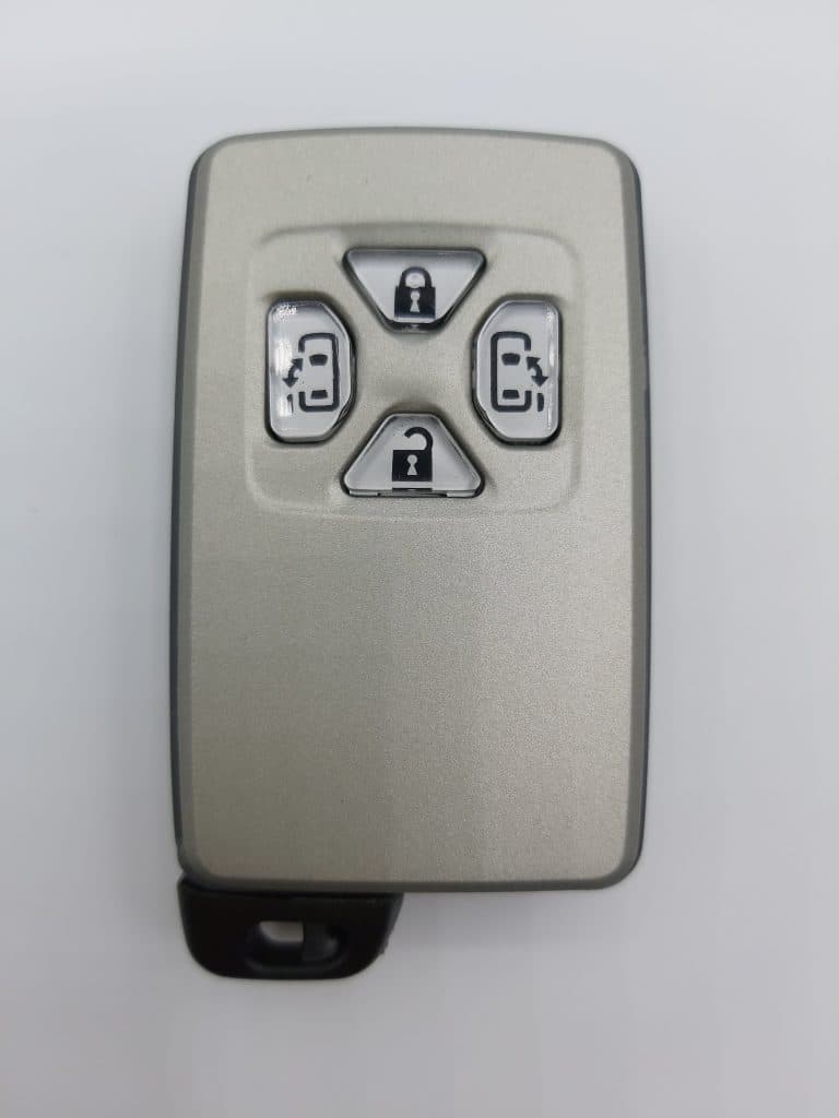 Toyota Pirius Anahtar